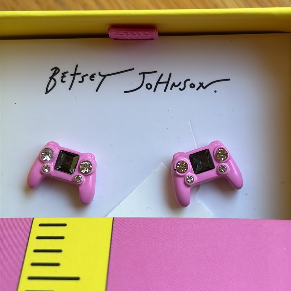 NIB Betsey Johnson Gamer Pink video game Controller Earrings